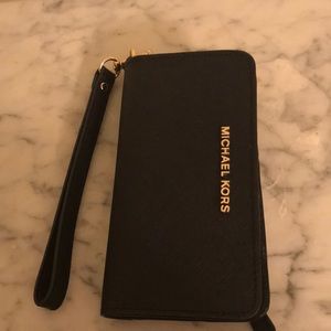 Michael Kors leather smartphone wristlet
